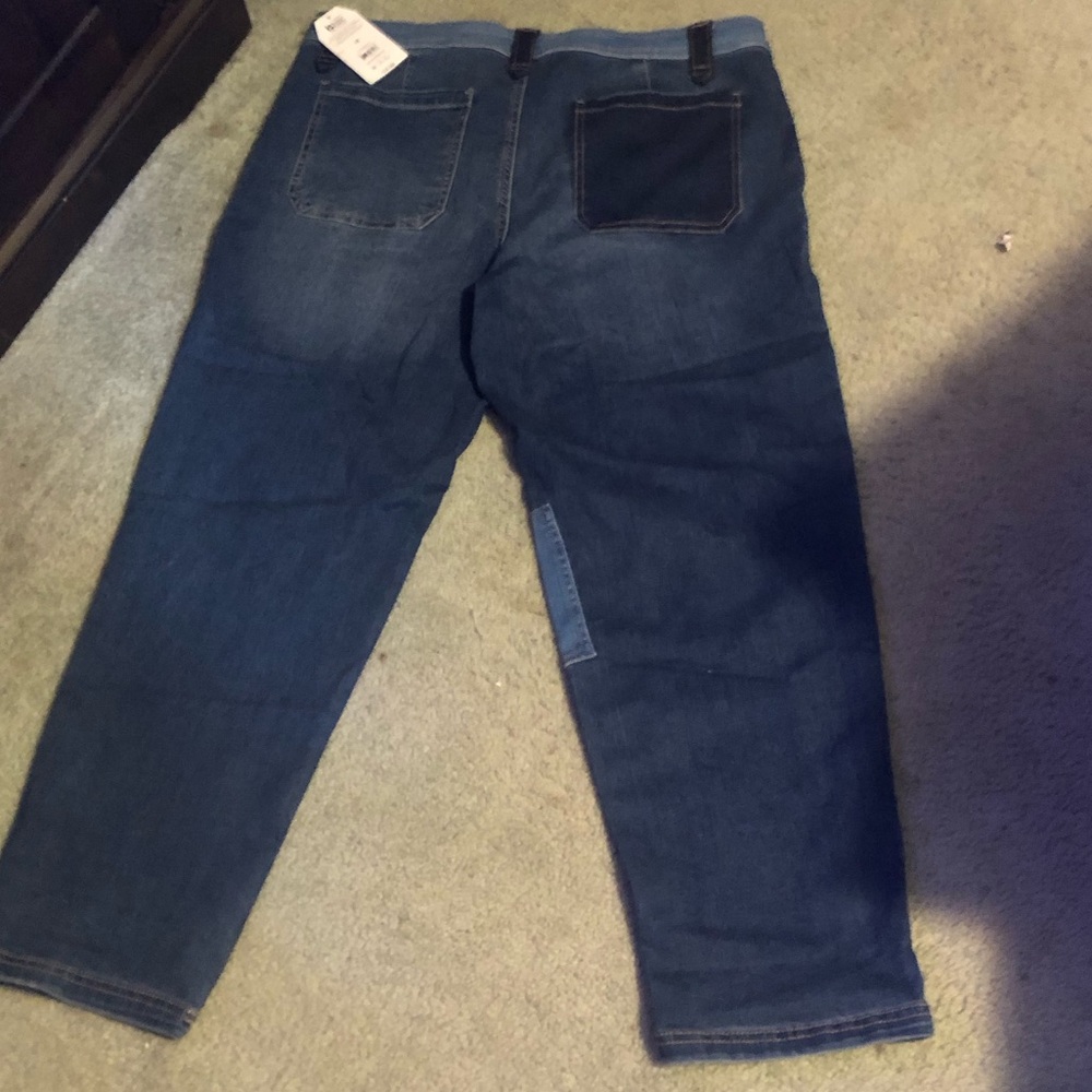 NWT ladies jeans size 18